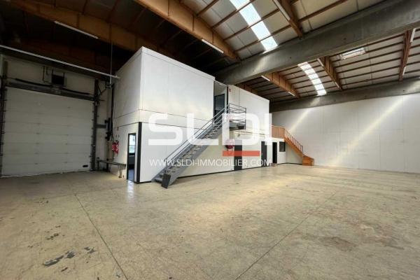 Locaux d'activités A LOUER - DARDILLY - 440 m²