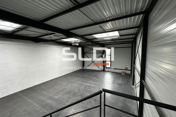 Locaux d'activités A LOUER - SAINT PRIEST - 355 m²