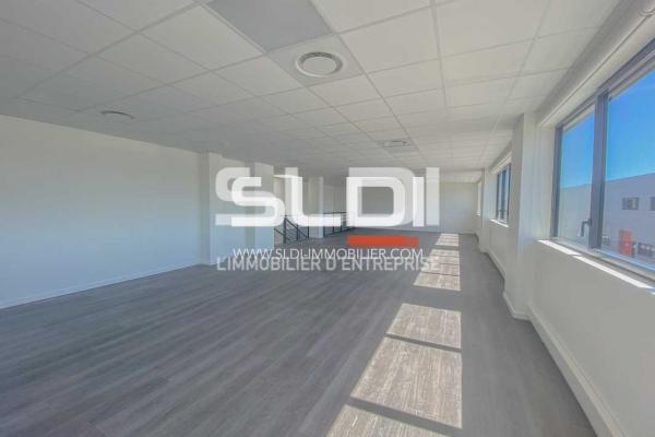 Locaux d'activités A LOUER - MEYZIEU - 1 531 m²