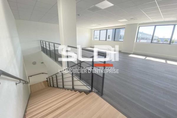 Locaux d'activités A LOUER - MEYZIEU - 1 531 m²
