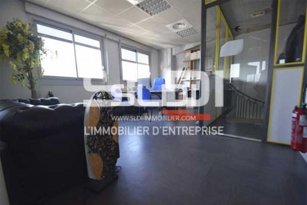 Locaux d'activités A LOUER - CHASSIEU - 317 m²
