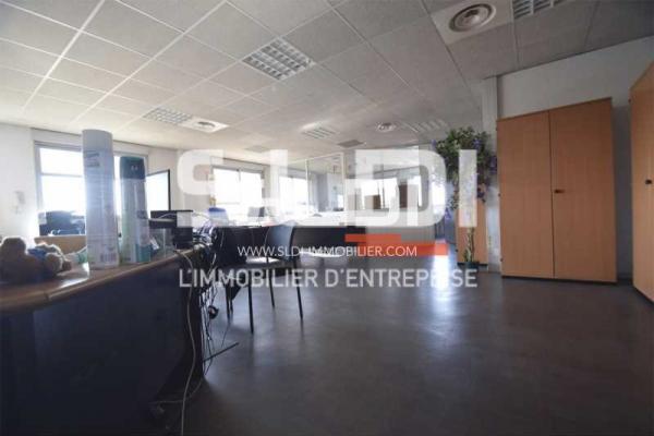 Locaux d'activités A LOUER - CHASSIEU - 317 m²