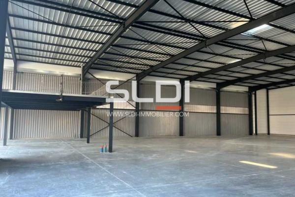 Locaux d'activités A LOUER - AMBERIEUX - 3 198 m²