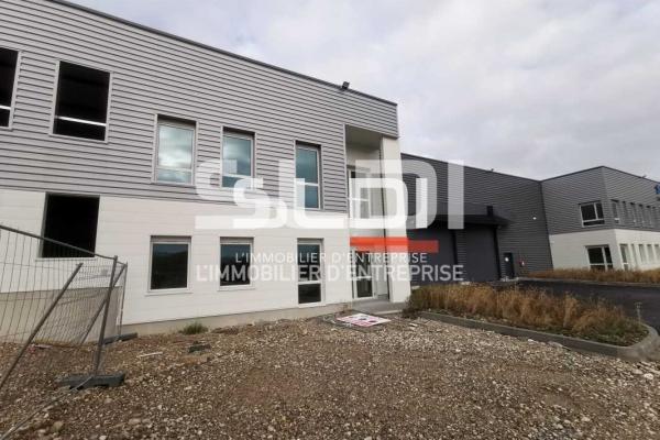 Locaux d'activités A VENDRE - BOURGOIN JALLIEU - 4 792 m²