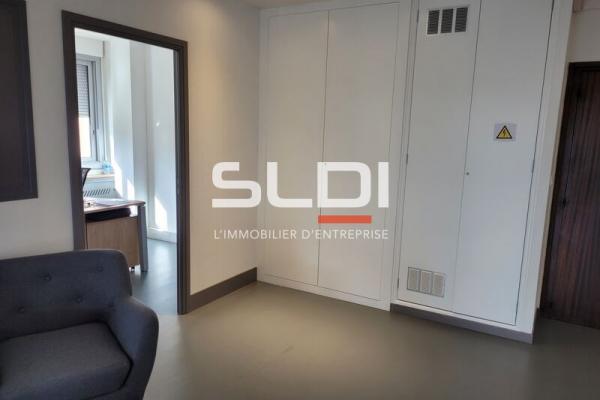 Bureaux A LOUER - TASSIN LA DEMI LUNE - 150 m²