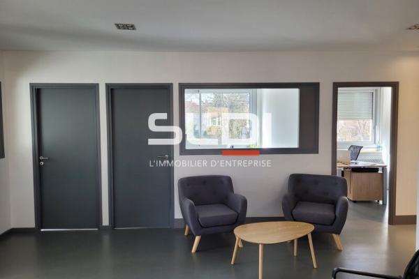 Bureaux A LOUER - TASSIN LA DEMI LUNE - 150 m²