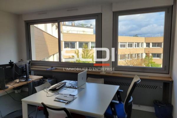Bureaux A LOUER - TASSIN LA DEMI LUNE - 150 m²