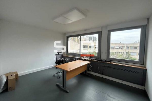 Bureaux A LOUER - TASSIN LA DEMI LUNE - 150 m²