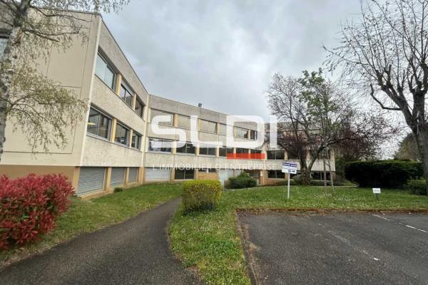 Bureaux A LOUER - TASSIN LA DEMI LUNE - 150 m²