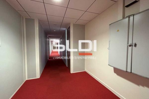 Bureaux A LOUER - SAINT PRIEST - 274 m²
