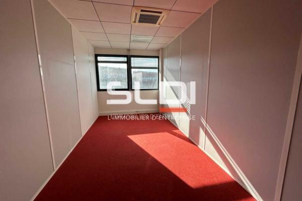 Bureaux A LOUER - SAINT PRIEST - 274 m²