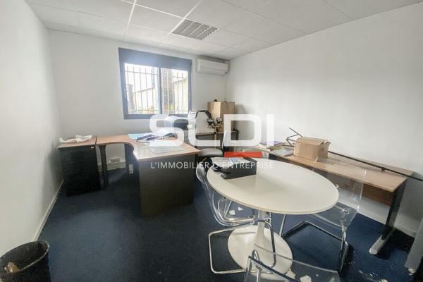 Locaux d'activités A LOUER - CHASSIEU - 1 600 m²