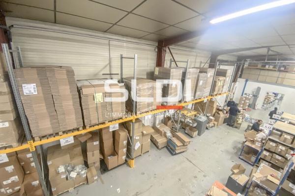 Locaux d'activités A LOUER - CHASSIEU - 1 600 m²