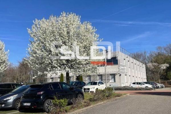 Bureaux A LOUER - SAINT PRIEST - 104 m²