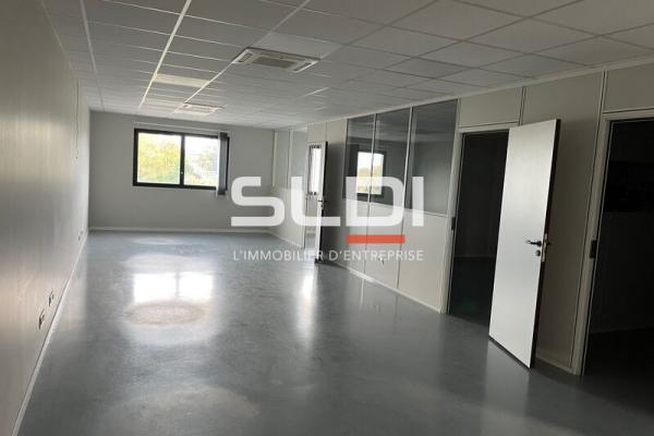 Bureaux A VENDRE OU A LOUER - GUEREINS - 391 m²