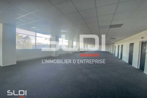 Bureaux A LOUER - RILLIEUX LA PAPE - 980 m²