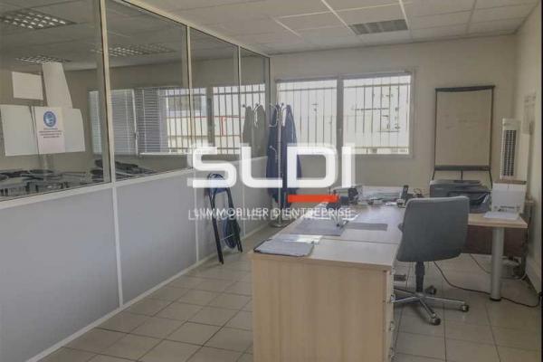 Locaux d'activités A LOUER - CHASSIEU - 192 m²