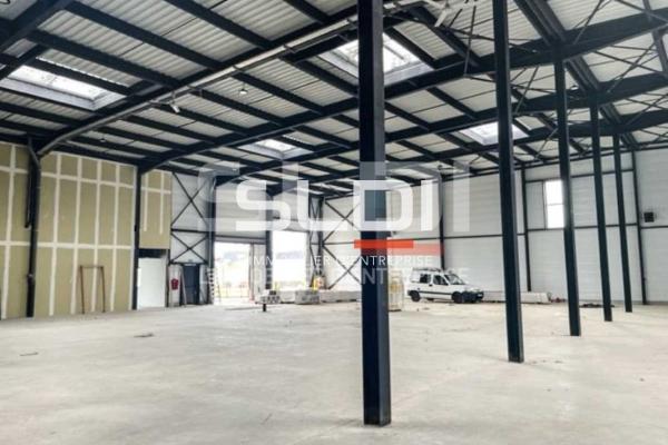 Locaux d'activités A LOUER - COLOMBIER SAUGNIEU - 3 853 m²
