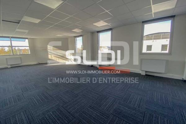 Bureaux A LOUER - SAINT PRIEST - 168 m²