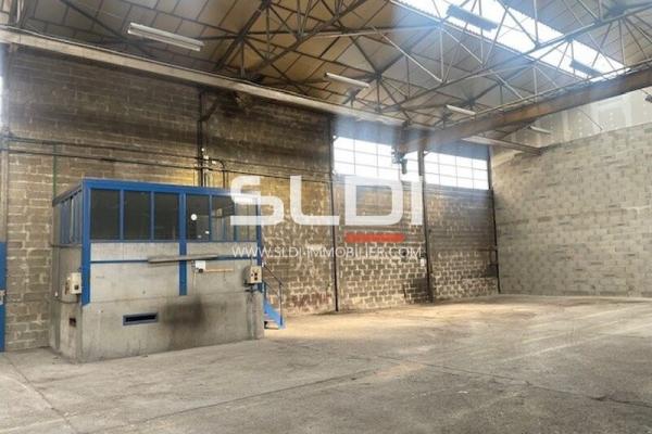 Locaux d'activités A VENDRE - RILLIEUX LA PAPE - 966 m²