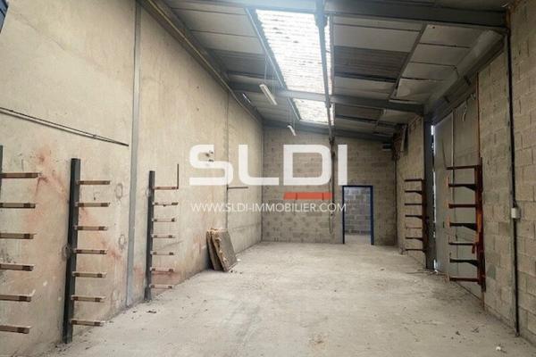 Locaux d'activités A VENDRE - RILLIEUX LA PAPE - 966 m²