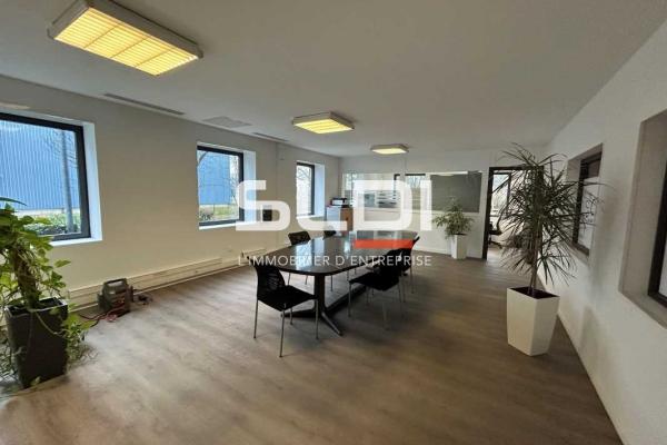 Locaux d'activités A LOUER - BLYES - 1 267 m²