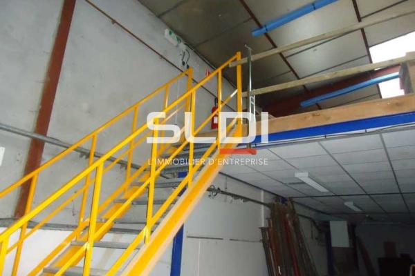 Locaux d'activités A LOUER - FLEURIEU SUR SAONE - 804 m²