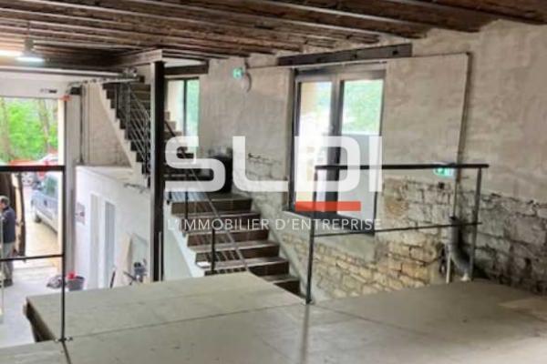 Locaux d'activités A LOUER - FLEURIEU SUR SAONE - 804 m²