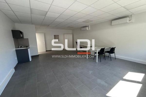 Locaux d'activités A LOUER - FLEURIEU SUR SAONE - 1 059 m²
