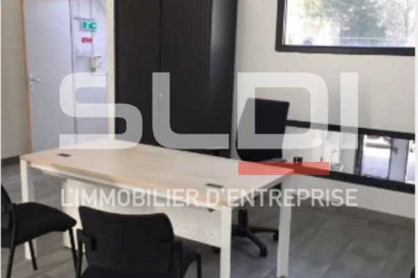 Locaux d'activités A LOUER - FLEURIEU SUR SAONE - 765 m²
