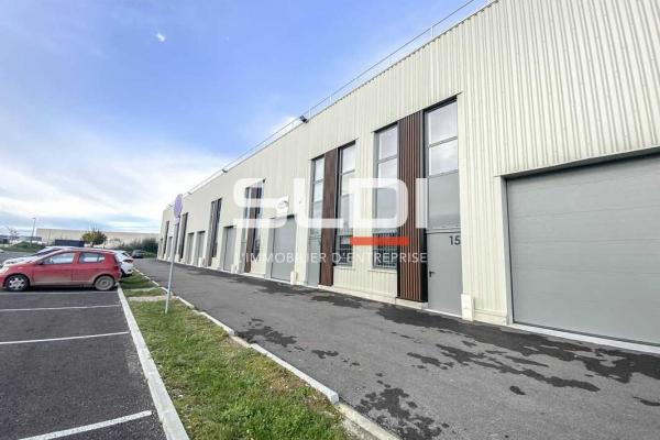 Activités A LOUER - MONTLUEL - 138 m²