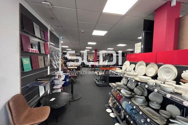 Commerces A LOUER - LIMONEST - 356 m²