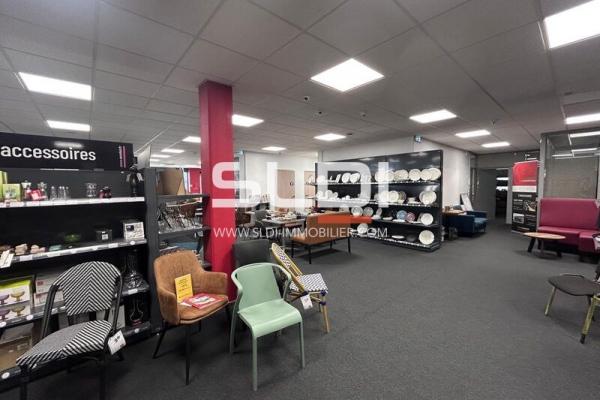 Commerces A LOUER - LIMONEST - 356 m²