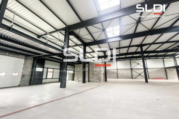 Locaux d'activités A LOUER - SAINT PRIEST - 4 366 m²