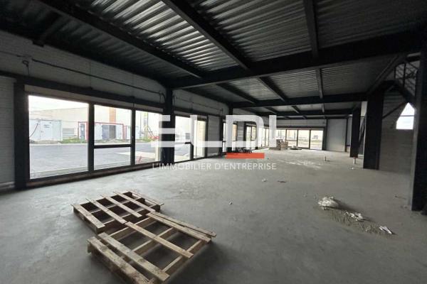 Locaux d'activités A VENDRE OU A LOUER - VILLEFRANCHE SUR SAONE - 328 m²