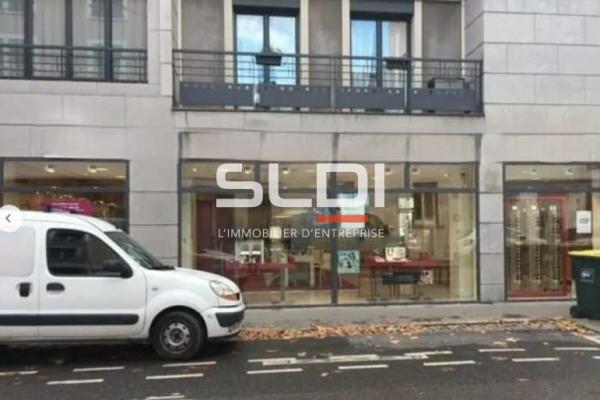 Commerces A VENDRE OU A LOUER - LYON - 227 m²