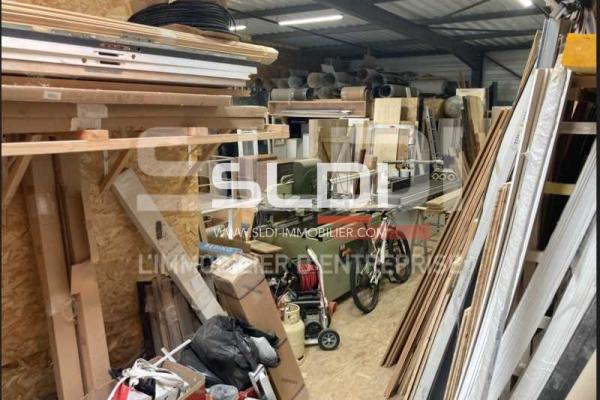 Locaux d'activités A LOUER - LIMAS - 346 m²