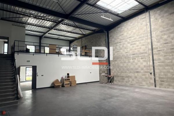 Locaux d'activités A LOUER - SAINT ANDRE DE CORCY - 445 m²
