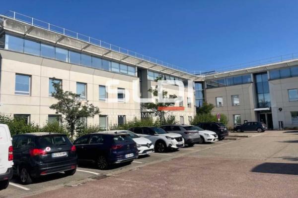 Bureaux A LOUER - SAINT PRIEST - 623 m²