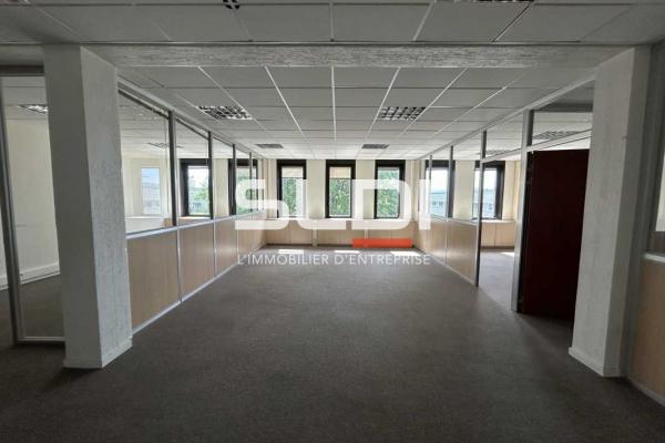 Bureaux A LOUER - DARDILLY - 416 m²