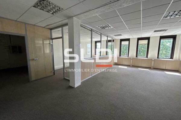 Bureaux A LOUER - DARDILLY - 416 m²