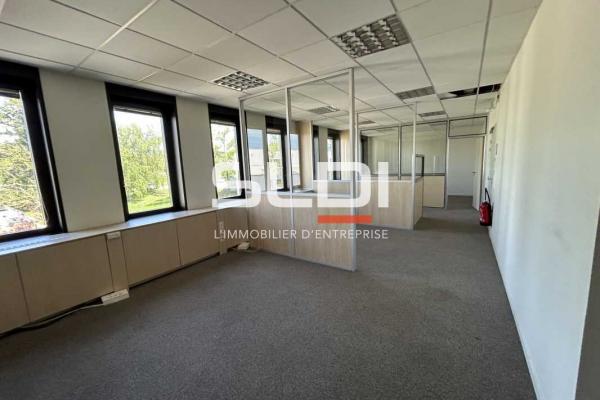 Bureaux A LOUER - DARDILLY - 416 m²
