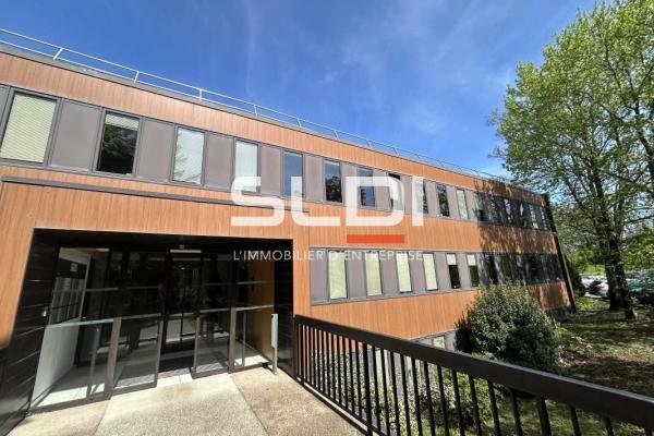 Bureaux A LOUER - DARDILLY - 351 m²