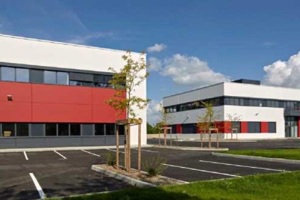 Locaux d'activités A LOUER - DARDILLY - 5 560 m²