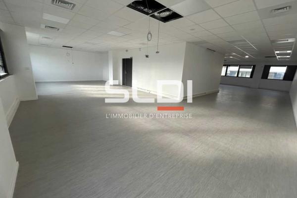 Bureaux A LOUER - DARDILLY - 165 m²