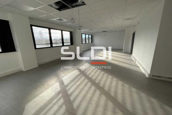 Bureaux A LOUER - DARDILLY - 165 m²