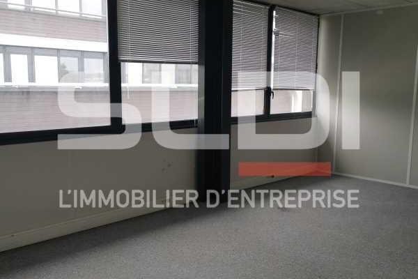 Bureaux A LOUER - VAULX MILIEU - 356 m²