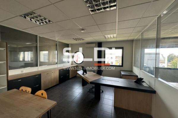 Locaux d'activités A VENDRE - DAGNEUX - 685 m²