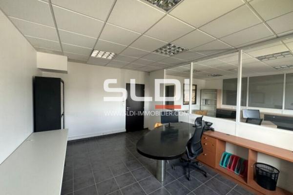 Locaux d'activités A VENDRE - DAGNEUX - 685 m²