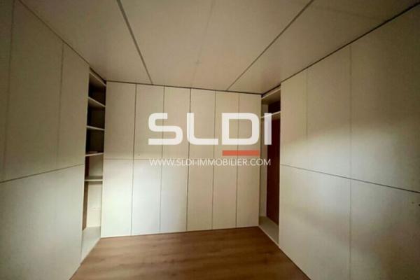 Locaux d'activités A VENDRE - DAGNEUX - 685 m²